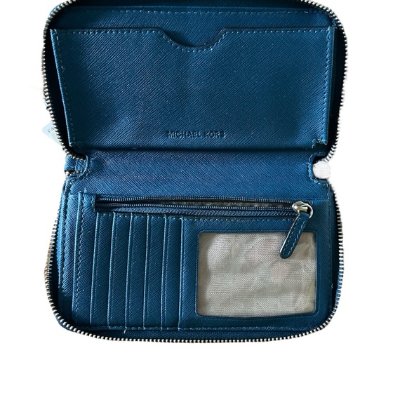 Michael Kors wristlet - Picture 2 of 2